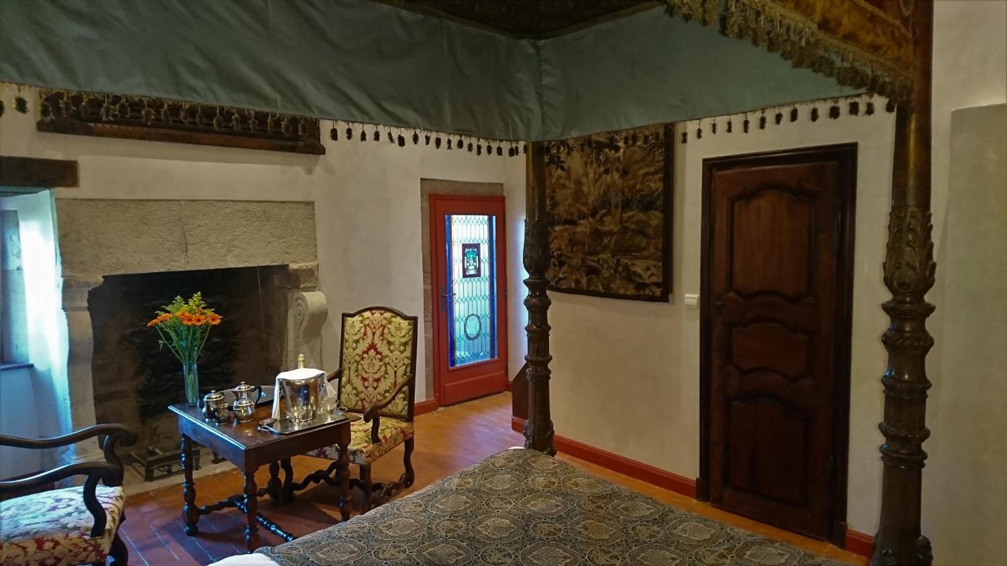 Chateau La Servayrie - Chambre D'Hotes Marcillac-Vallon Cameră foto